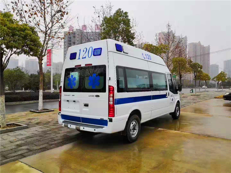 福特新世代V348長軸高頂監(jiān)護(hù)型救護(hù)車