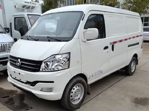 國六 重慶長安V3面包冷藏車